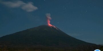 Gunung Ili Lewotolok di NTT Erupsi.(Foto: Badan Geologi Kementerian ESDM)