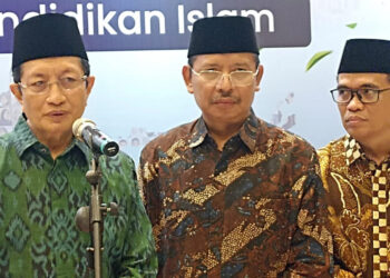 Menag Nasaruddin Umar didampingi Dirjen Pendidikan Islam Suyitno