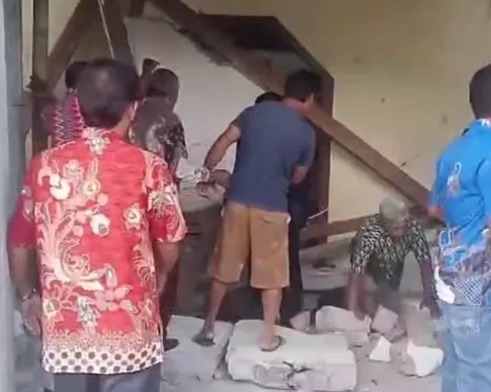 Foto : Kondisi pascagempa M6.0 yang mengguncang wilayah Kabupaten Poso, Provinsi Sulawesi Tengah pada Minggu (17/8) pukul 05.38 WIB (Istimewa)
