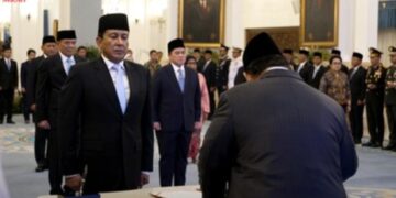 Presiden Prabowo Subianto melantik Komjen (Purn) Ahmad Dofiri menjadi Penasihat Khusus Presiden Bidang Keamanan dan Ketertiban Masyarakat (Kamtibmas) dan Reformasi Kepolisian, di Istana Negara Jakarta.(Foto:Istimewa).
