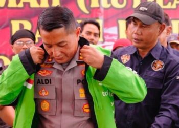 Kapolresta Bandung, Kombes Pol. Aldi Subartono didapuk sebagai Dewan Pembina Komunitas Ojek Online (Ojol).(Foto:Istimewa).