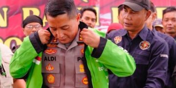 Kapolresta Bandung, Kombes Pol. Aldi Subartono didapuk sebagai Dewan Pembina Komunitas Ojek Online (Ojol).(Foto:Istimewa).