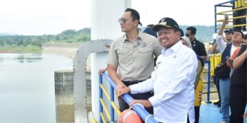 Menteri Koordinator Bidang Infrastruktur dan Pembangunan Kewilayahan Agus Harimurti Yudhoyono (AHY) dan Bupati Sumedang Dony Ahmad Munir.(Foto: Humas Pemkab Sumedang)