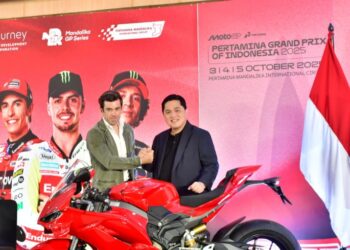 Menteri Pemuda dan Olahraga Republik Indonesia (Menpora RI) Erick Thohir, ingin pastikan pelaksanaan event balap motor paling bergengsi di dunia, MotoGp Indonesia terus berkembang hingga 2031 dan menjadi bagian national branding sport tourism Indonesia di mata dunia. Tahun ini MotoGP Indonesia akan diselenggarakan di Pertamina Mandalika International Circuit, Lombok, Nusa Tenggara Barat pada 3 hingga 5 Oktober 2025 mendatang. (foto:Andre/kemenpora.go.id)