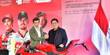 Menteri Pemuda dan Olahraga Republik Indonesia (Menpora RI) Erick Thohir, ingin pastikan pelaksanaan event balap motor paling bergengsi di dunia, MotoGp Indonesia terus berkembang hingga 2031 dan menjadi bagian national branding sport tourism Indonesia di mata dunia. Tahun ini MotoGP Indonesia akan diselenggarakan di Pertamina Mandalika International Circuit, Lombok, Nusa Tenggara Barat pada 3 hingga 5 Oktober 2025 mendatang. (foto:Andre/kemenpora.go.id)