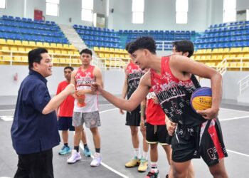 Menteri Pemuda dan Olahraga Republik Indonesia (Menpora RI) Erick Thohir melakukan peninjauan ke Cibubur Youth Elite Sport Center (CYESC) di Jakarta, Jumat (19/9). (foto:Andre/kemenpora.go.id)