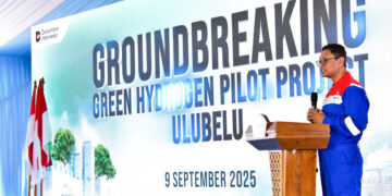 Peletakan batu pertama (groundbreaking) proyek Green Hydrogen Plant Ulubelu pada Selasa (9/9). Acara ini dihadiri oleh Wakil Menteri Energi dan Sumber Daya Mineral (ESDM) Yuliot, Wakil Menteri Investasi dan Hilirisasi/BKPM Todotua Pasaribu, serta jajaran direksi PT Pertamina (Persero) dan PT Pertamina Geothermal Energy Tbk.