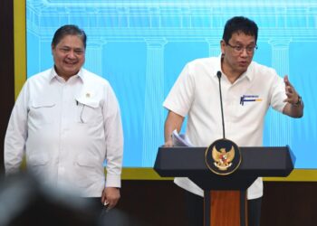 Menteri Koordinator Bidang Perekonomian, Airlangga Hartarto (kiri) dan Menteri Keuangan Purbaya Yudhi Sadewa.(Foto: Setneg)