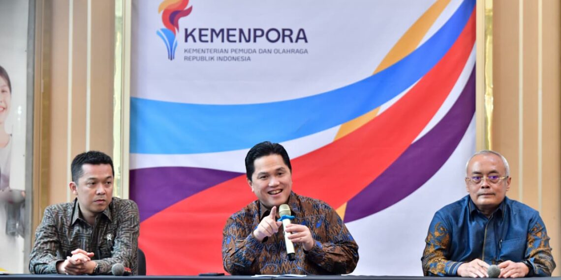 Menteri Pemuda dan Olahraga Republik Indonesia (Menpora RI), Erick Thohir, mengumumkan pencabutan Peraturan Menteri Pemuda dan Olahraga (Permenpora) Nomor 14 Tahun 2024 yang selama ini menuai polemik di kalangan organisasi olahraga.(foto:andre/kemenpora.go.id)