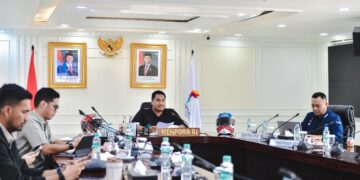 Menteri Pemuda dan Olahraga Republik Indonesia (Menpora RI) Dito Ariotedjo memimpin rapat virtual bersama Injourney, Indonesia Tourism Development Corporation (ITDC), dan Chief Sporting Officer Dorna Sports, Carlos Ezpeleta, dalam rangka Kick-Off Meeting Grand Prix of Indonesia 2025, Selasa (2/9).(foto:Andre/kemenpora.go.id)