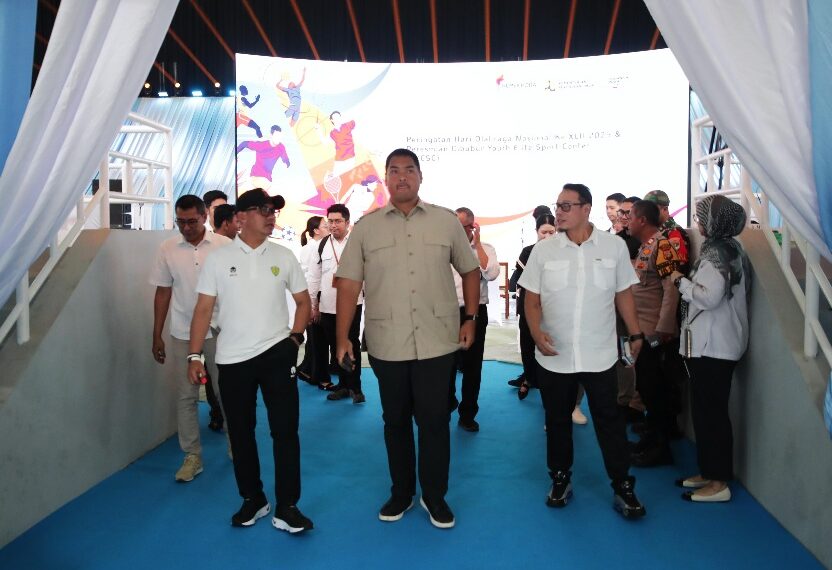 Menteri Pemuda dan Olahraga (Menpora) RI Dito Ariotedjo meninjau persiapan pelaksanaan peringatan Hari Olahraga Nasional (Haornas) ke-42 Tahun 2025 di Cibubur Youth Elite Sport Center (CYESC), Jalan Jambore Nomor 1, Cibubur, Jakarta Timur (Jaktim), Senin (8/9) siang.(foto:raiky/kemenpora.go.id)