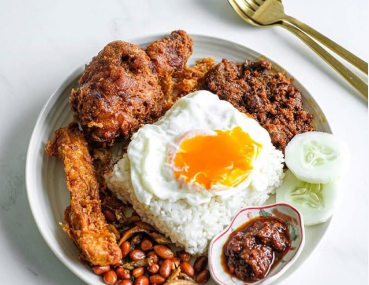Nasi lemak. (Foto: IG Banceuy Nasi Lemak)