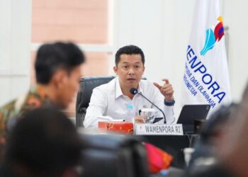 Wakil Menteri Pemuda dan Olahraga Republik Indonesia (Wamenpora RI), Taufik Hidayat memastikan kelanjutan program Kemenpora terus berjalan, menyusul berakhirnya tugas Dito Ariotedjo sebagai Menpora. (foto:Gilang/kemenpora.go.id)