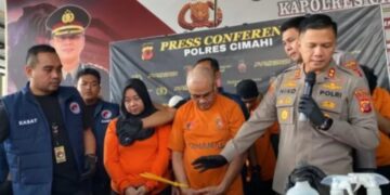 Pasangan suami-istri pengedar ganja, Zakaria Usman (55) dan Elis Sari (45).(Foto:Istimewa).