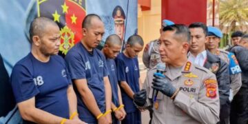 Empat pelaku pemalsu STNK dan penadah sepeda motor curian.(Foto:Istimewa).