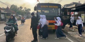 Bus sekolah gratis Satbrimob Polda Jabar di wilayah pedesaan di Kabupaten Tasikmalaya siap antar pelajar sekolah.(Foto:Istimewa).