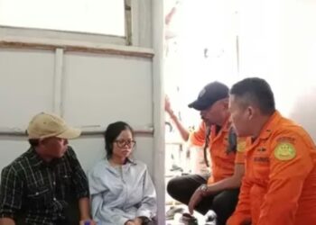 Dua survivor ayah dan anak ditemukan selamat di Lembah Tengkorak, Kabupaten Bandung.(Foto:Istimewa).