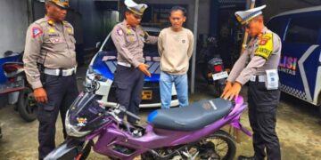Pengendara sepeda motor viral di media sosial ugal-ugalan di Sukabumi diamankan polisi.(Foto:Istimewa).
