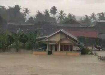 Banjir merendam rumah warga di wilayah Kecamatan Cisolok, Kabupaten Sukabumi.(Foto:Istimewa).