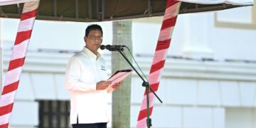 Menteri Keuangan (Menkeu) Purbaya Yudhi Sadewa pada Upacara Peringatan Hari Oeang Ke-79, di halaman Gedung A.A. Maramis Jakarta, pada Kamis (30/10). (Foto: Kemenkeu)