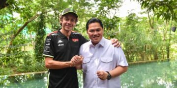 Menteri Pemuda dan Olahraga Republik Indonesia (Menpora RI) Erick Thohir menjamu legenda balap motor dunia, Valentino Rossi, di Jakarta. Jamuan santap siang ini berlangsung di salah satu restoran di kawasan Senayan, Selasa (30/9).(foto:Andre/kemenpora.go.id)