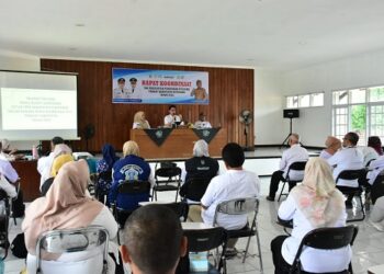Wakil Bupati Sumedang, M. Fajar Aldila membuka Rapat Koordinasi Tim Percepatan Penurunan Stunting (TPPS) 2025 di Gedung TP-PKK Sumedang, Rabu (29/10/2025).(Foto: Humas Pemkab Sumedang)