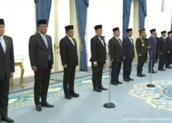 Presiden Prabowo Subianto melantik sepuluh anggota Komisi Percepatan Reformasi Polri di Istana Negara, Jakarta, Jum'at (07/11/2025).(Foto:Istimewa).