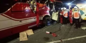 Bus PO Agra Mas Nopol B 7654 KGA yang terlibat tabrakan di Tol Cipali KM 72, Kabupaten Purwakarta.(Foto:Istimewa).