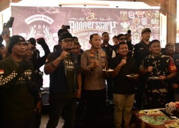 Bupati Sumedang Dony Ahmad Munir hadiri ultah Paguyuban Online Sumedang di Pendopo Sumedang Minggu 2 November 2025.(Foto: Humas Pemkab Sumedang)