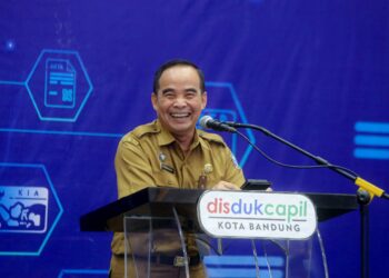 Kepala Disdukcapil Kota Bandung Tatang Muhtar.(Foto: Humas Pemkot Bandung)