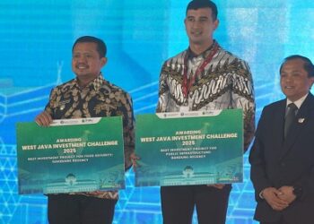 Bupati Sumedang Dony Ahmad Munir (paling kiri).(Foto: Humas Pemkab Sumedang)