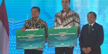 Bupati Sumedang Dony Ahmad Munir (paling kiri).(Foto: Humas Pemkab Sumedang)