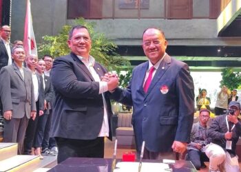 Ketua Umum Komite Mini Football Indonesia (KSMI) Dr. Ir. Yan Mulia Abidin (kiri) dan Ketum KONI Pusat, Letjen TNI Purn Marciano Norman (kanan).(Foto: Humas KONI Pusat)