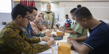 bank bjb memfasilitasi pembukaan rekening bagi calon penerima bantuan sosial di wilayah Kabupaten Bogor. Program ini merupakan bagian dari upaya bersama antara Pemerintah Provinsi Jawa Barat, Pemerintah Kabupaten Bogor, dan bank bjb dalam memastikan penyaluran bantuan sosial berjalan efisien, transparan, dan tepat sasaran.(Foto: Istimewa)