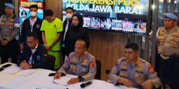 Kapolda Jawa Barat, Irjen Pol. Rudi Setiawan memberikan keterangan pers, ditetapkannya Muhammad Adimas Firdaus sebagai tersangka ujaran kebencian di media sosial.(Foto:Istimewa).