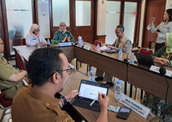 Anggota DPD Daerah Pemilihan Jawa Barat Agita Nurfianti (kanan depan). (Foto: Istimewa)