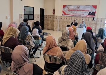 Senator Agita Nurfianti di acara sosialisasi Pilar-Pilar Berbangsa dan Bernegara pada Kader Posyandu RW 10 Kelurahan Jatihandap dan RW 09 Kelurahan Pasir Layung, Kota Bandung, Kamis (11/12).