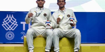 Alwi Farhan (kiri) dan Moh. Zaki Ubaidillah (kanan).(Foto: Humas PBSI)