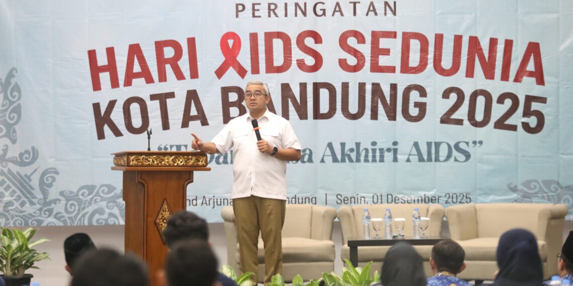 Wali Kota Bandung, Muhammad Farhan, pada Peringatan Hari AIDS Sedunia Kota Bandung 2025, Senin 1 Desember 2025. (Foto: Humas Pemkot Bandung)
