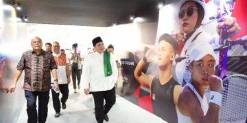 Menteri Pemuda dan Olahraga Republik Indonesia (Menpora RI), Erick Thohir, meninjau Indonesia Arena, Jakarta, Jumat (5/12) malam. Tinjauan dilakukan sehari sebelum bergulirnya Indonesia Sports Summit (ISS) 2025.(foto:Gilang/kemenpora.go.id)