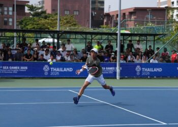 Atlet tenis putra Justin Barki menunjukkan empati yang mendalam dengan menyumbangkan raihan medali emasnya di SEA Games 2025 Thailand senilai Rp 1 miliar untuk para korban banjir bandang di Sumatera Utara.(foto:Herry/kemenpora.go.id)