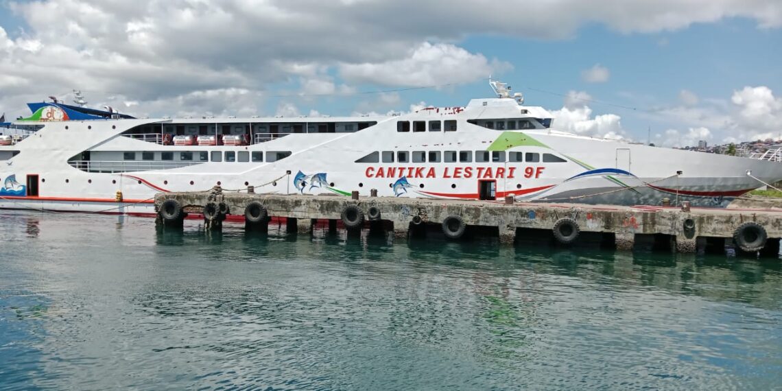 Kapal bersandar di pelabuhan.(Foto: Dok. Kemenhub)