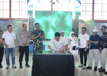 Bupati Garut, Abdusy Syakur Amin, meresmikan Mandala Arena Garut yang berlokasi di Jalan Jenderal Sudirman, Mandala Residence Blok H 2, Kecamatan Garut Kota, Kabupaten Garut, Sabtu (27/12/2025).‎(Foto: Moch Ahdiansyah/Diskominfo Kab. Garut)