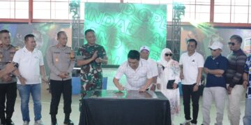 Bupati Garut, Abdusy Syakur Amin, meresmikan Mandala Arena Garut yang berlokasi di Jalan Jenderal Sudirman, Mandala Residence Blok H 2, Kecamatan Garut Kota, Kabupaten Garut, Sabtu (27/12/2025).‎(Foto: Moch Ahdiansyah/Diskominfo Kab. Garut)