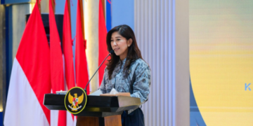 Menkomdigi Meutya Hafid memberikan sambutan saat menghadiri MOU dan PKS dengan Kementerian Pelindungan Pekerja Migran Indonesia/BP2MI RI di Kantor BP2MI, Jakarta, Senin (15/12/2025). Foto: Anhar/Komdigi