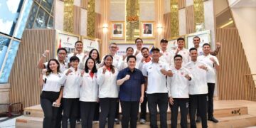 Menteri Pemuda dan Olahraga Republik Indonesia (Menpora RI) Erick Thohir, menerima audiensi Ketua Umum Perkumpulan Besar Padel (PBPI) Galih Kartasasmita yang hadir bersama pengurus lainnya serta timnas putra putri padel Indonesia di Media Center Kantor Kemenpora, Senayan, Jakarta, Selasa (2/12). (foto:Andre/kemenpora.go.id)