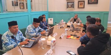 Anggota Komite III Dewan Perwakilan Daerah (DPD) Jawa Barat Agita Nurfianti (paling ujung).