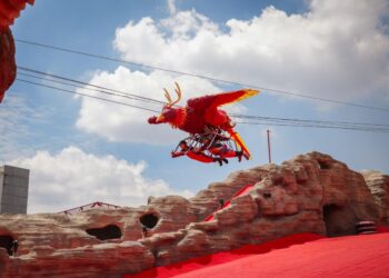 Skyward Project yang berlokasi di Rooftop 23 Paskal Mall ini, memadukan unsur sejarah, teknologi, dan narasi petualangan dalam satu ruang rekreasi yang atraktif dan edukatif.(Foto: Humas Pemkot Bandung)