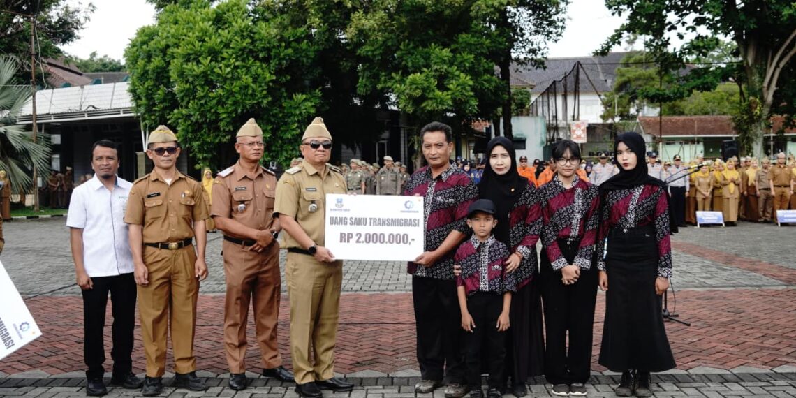 Transmigran asal Garut.‎(Foto: Moch Ahdiansyah/ Diskominfo Kab. Garut)