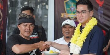 Wakil Bupati Sumedang M Fajar Aldia menghadiri hari ulang tahun ke7 Jatinangor Ojek Online Club (JOOC) di Sabusu Jatinangor, Sabtu (20/12/2025).(Foto: Humas Pemkab Sumedang)
